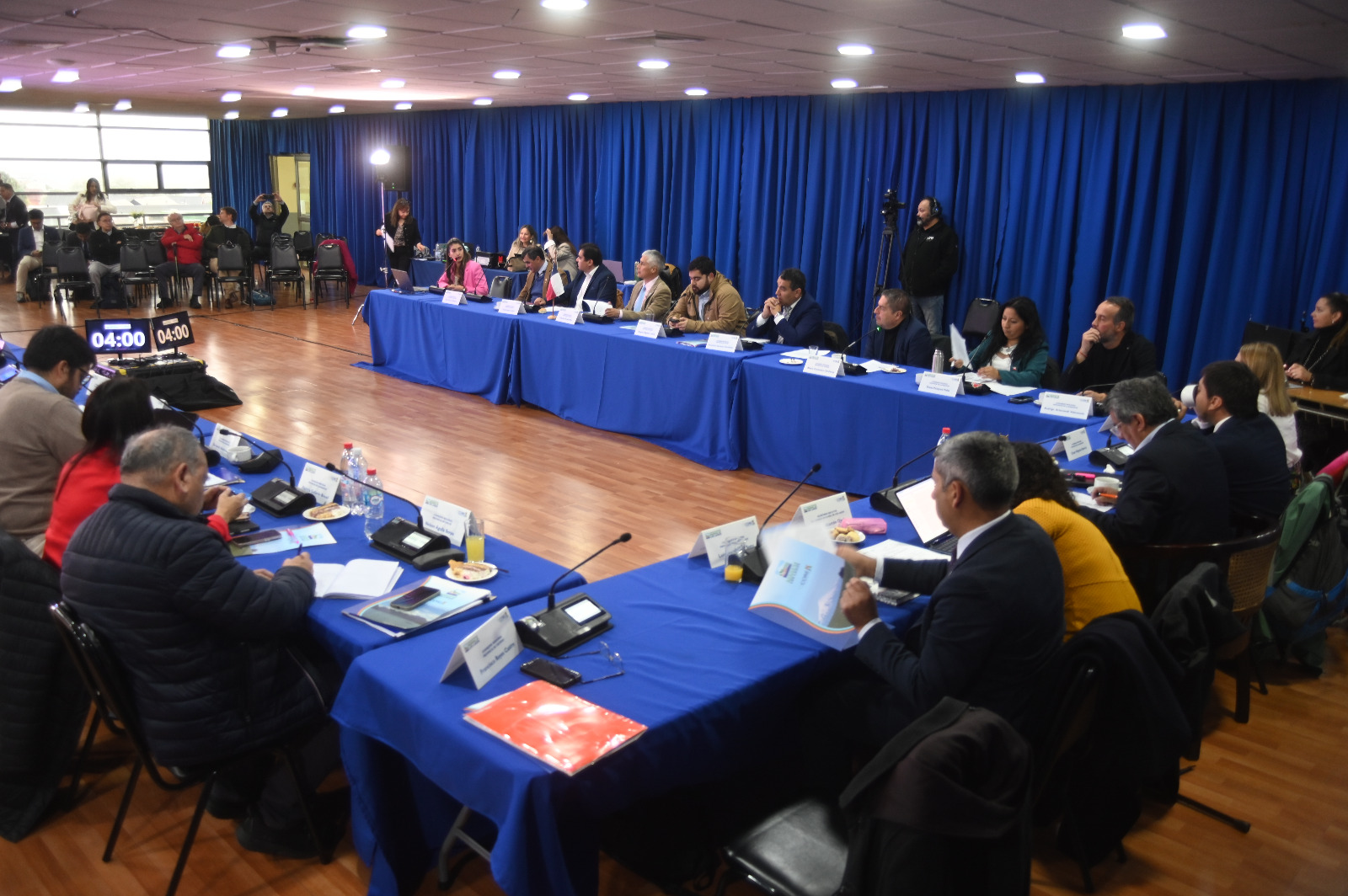 Consejo Regional de Los Lagos aprueba proyectos para fortalecer seguridad vial en Dalcahue e infraestructura comunitaria en Chonchi