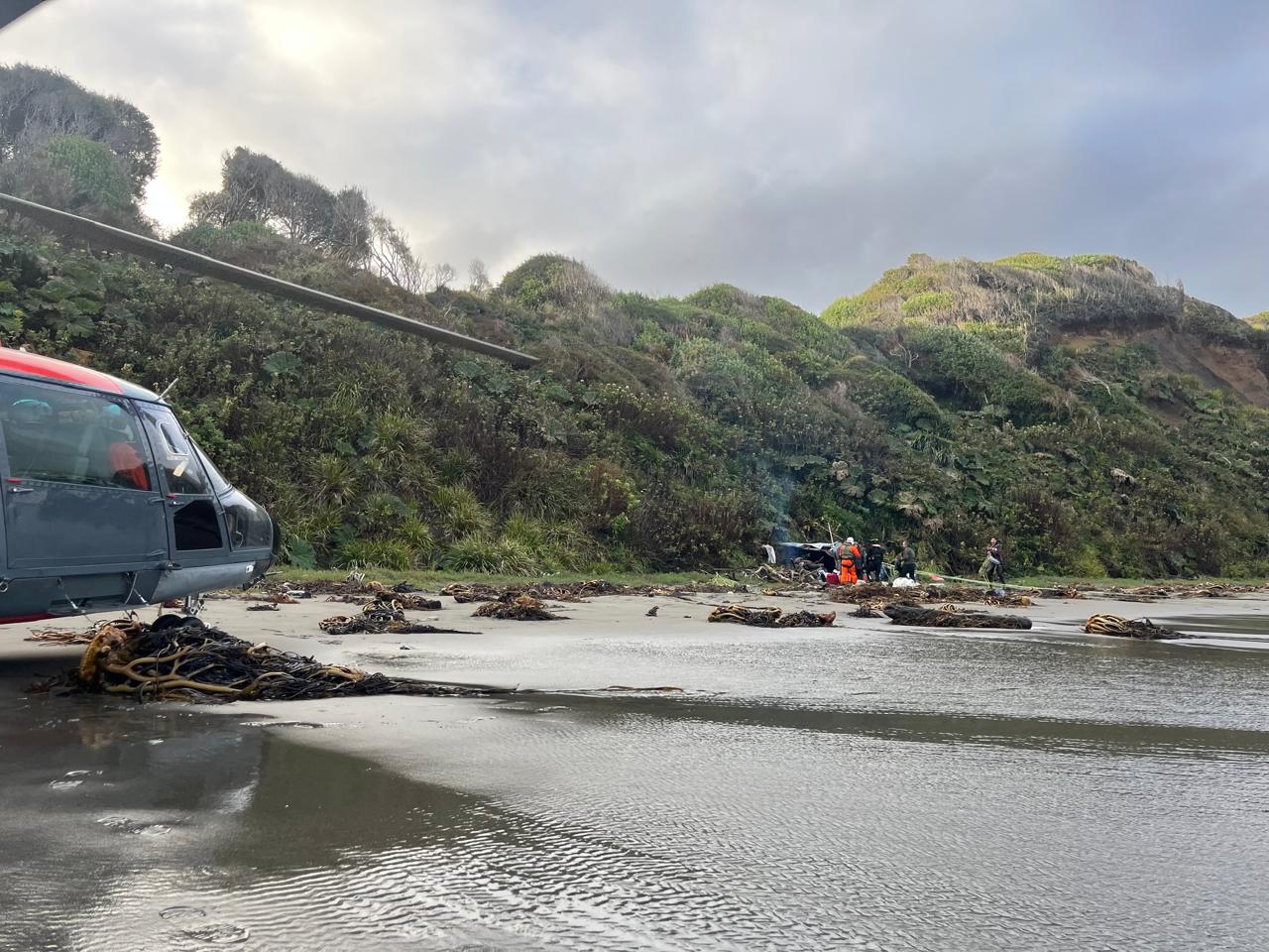 Armada rescata a cinco tripulantes tras varamiento de su embarcación al sur de la Isla Grande de Chiloé
