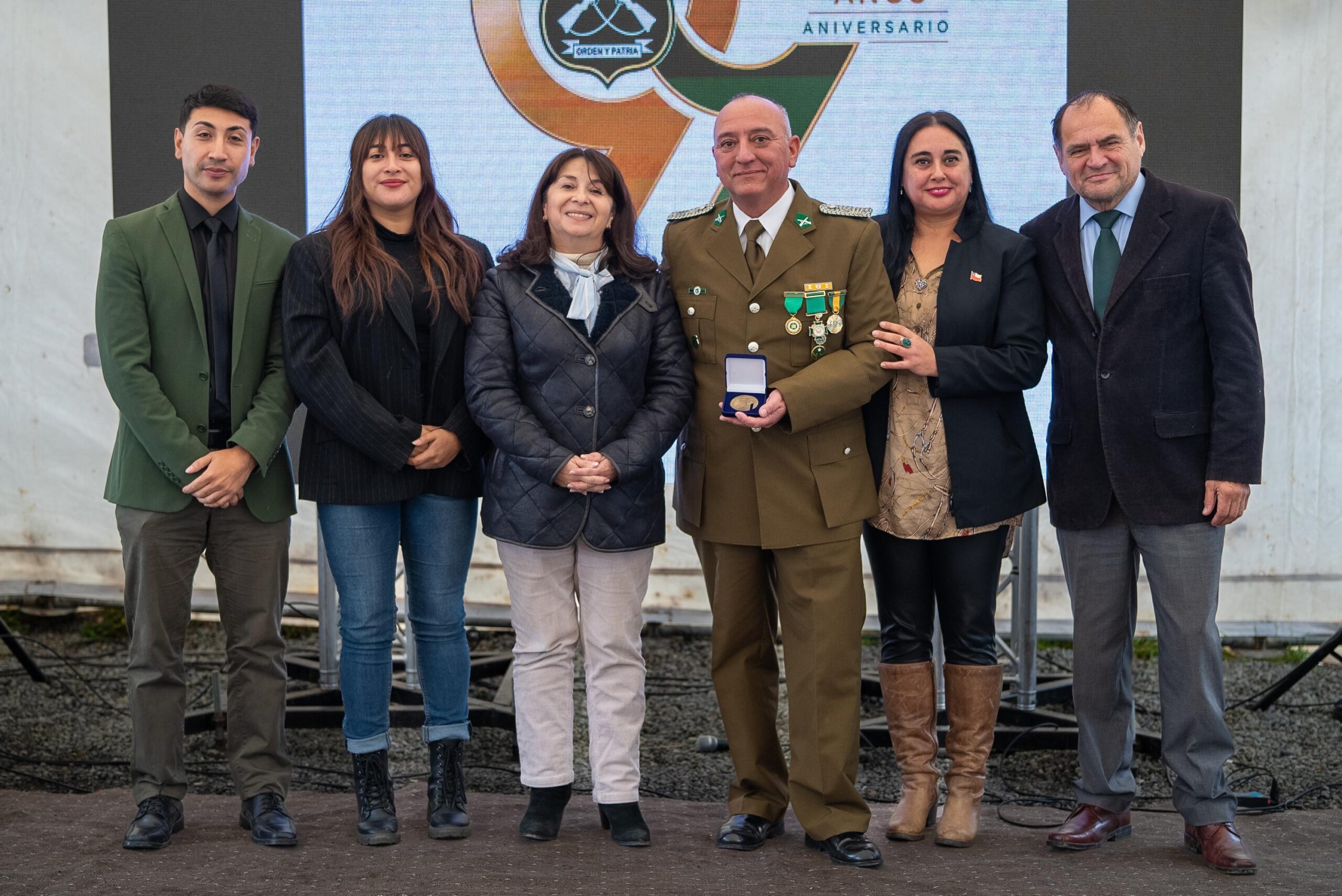 Dalcahue rindió homenaje a Carabineros en su aniversario 99 con entrega de medalla Bicentenario