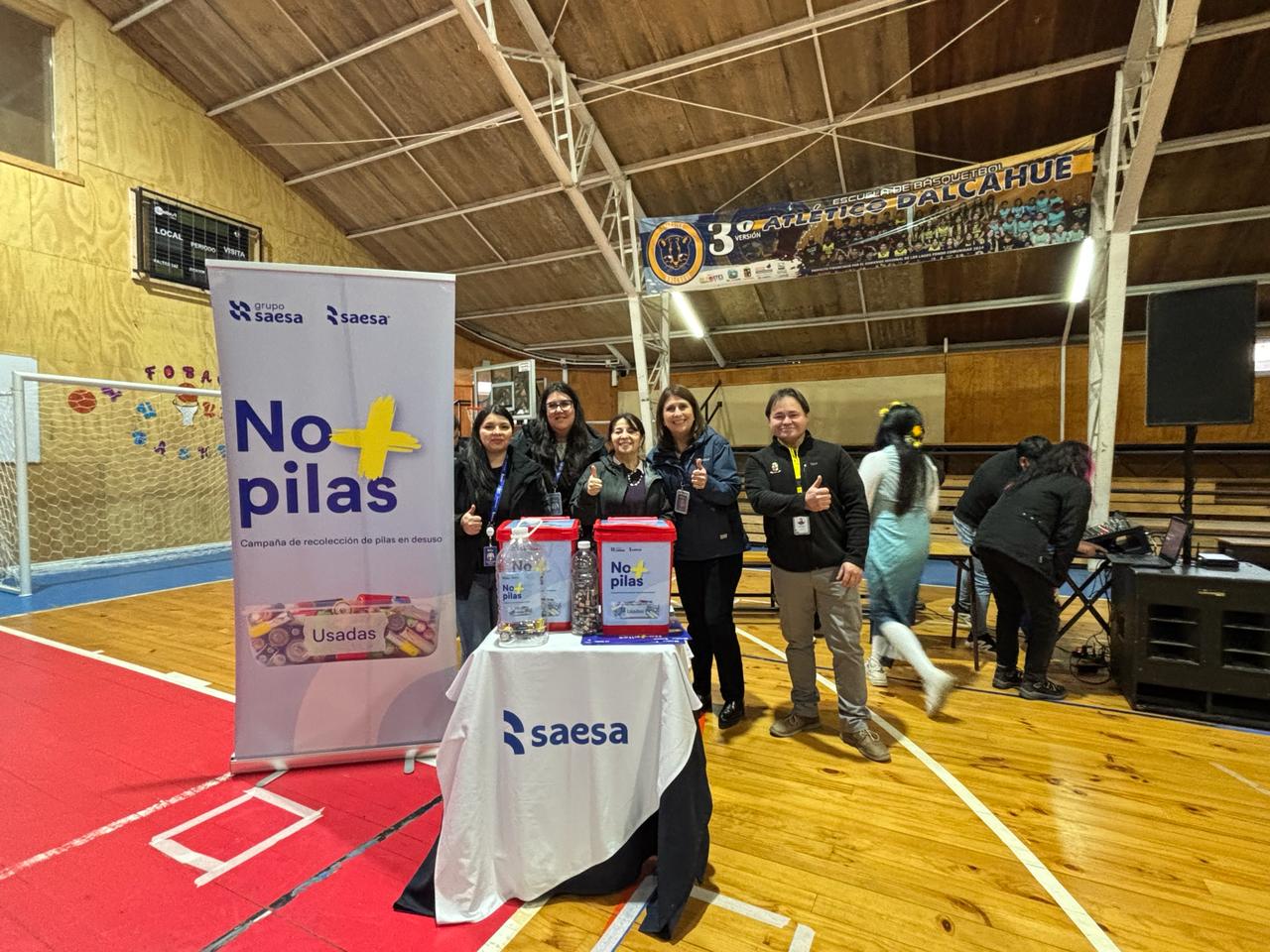 Saesa lanzó campaña No + Pilas en Castro y Dalcahue en el Día Mundial del Reciclaje
