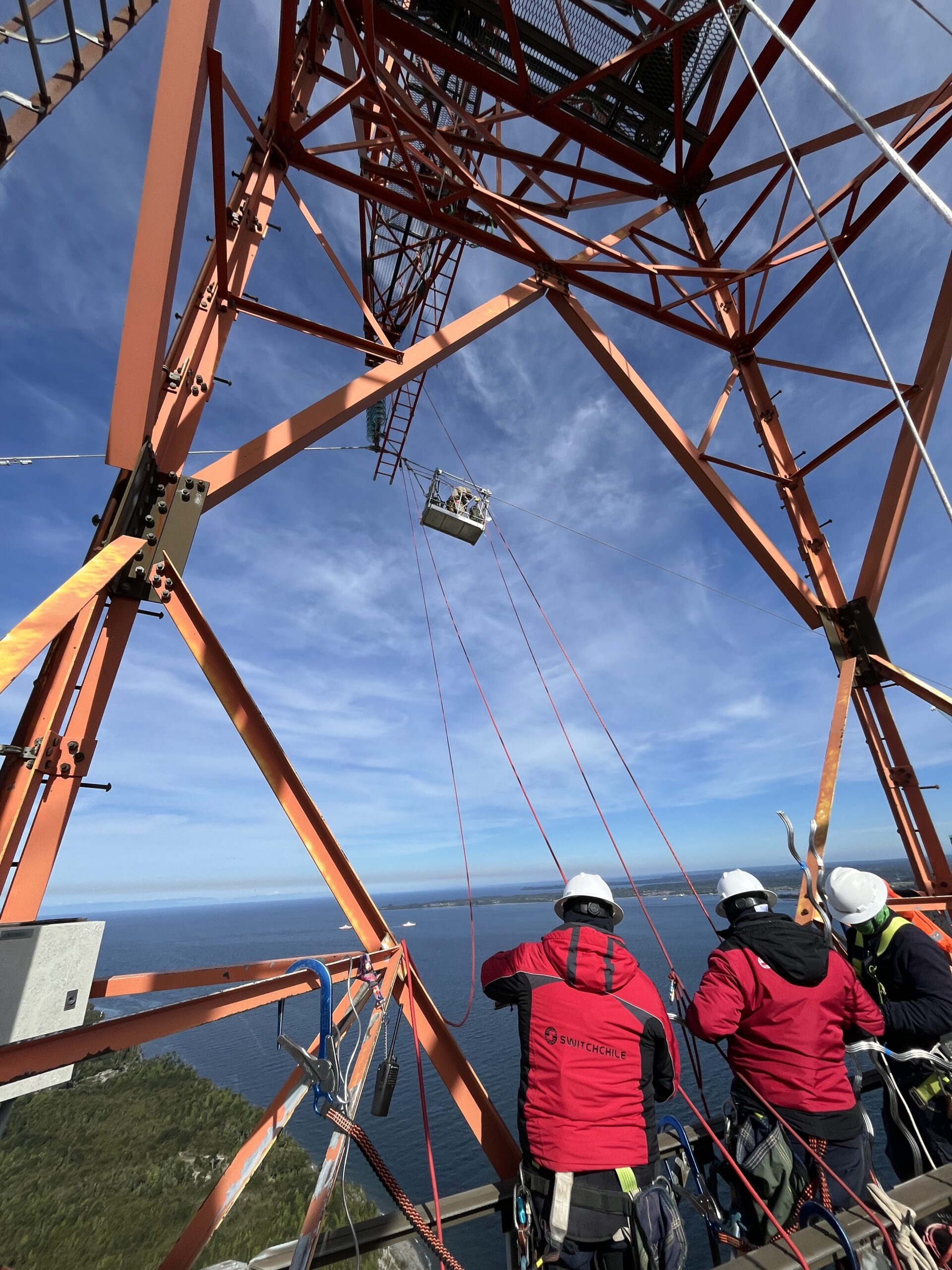 Transelec realizó complejo trabajo de mantenimiento para robustecer suministro eléctrico para Chiloé