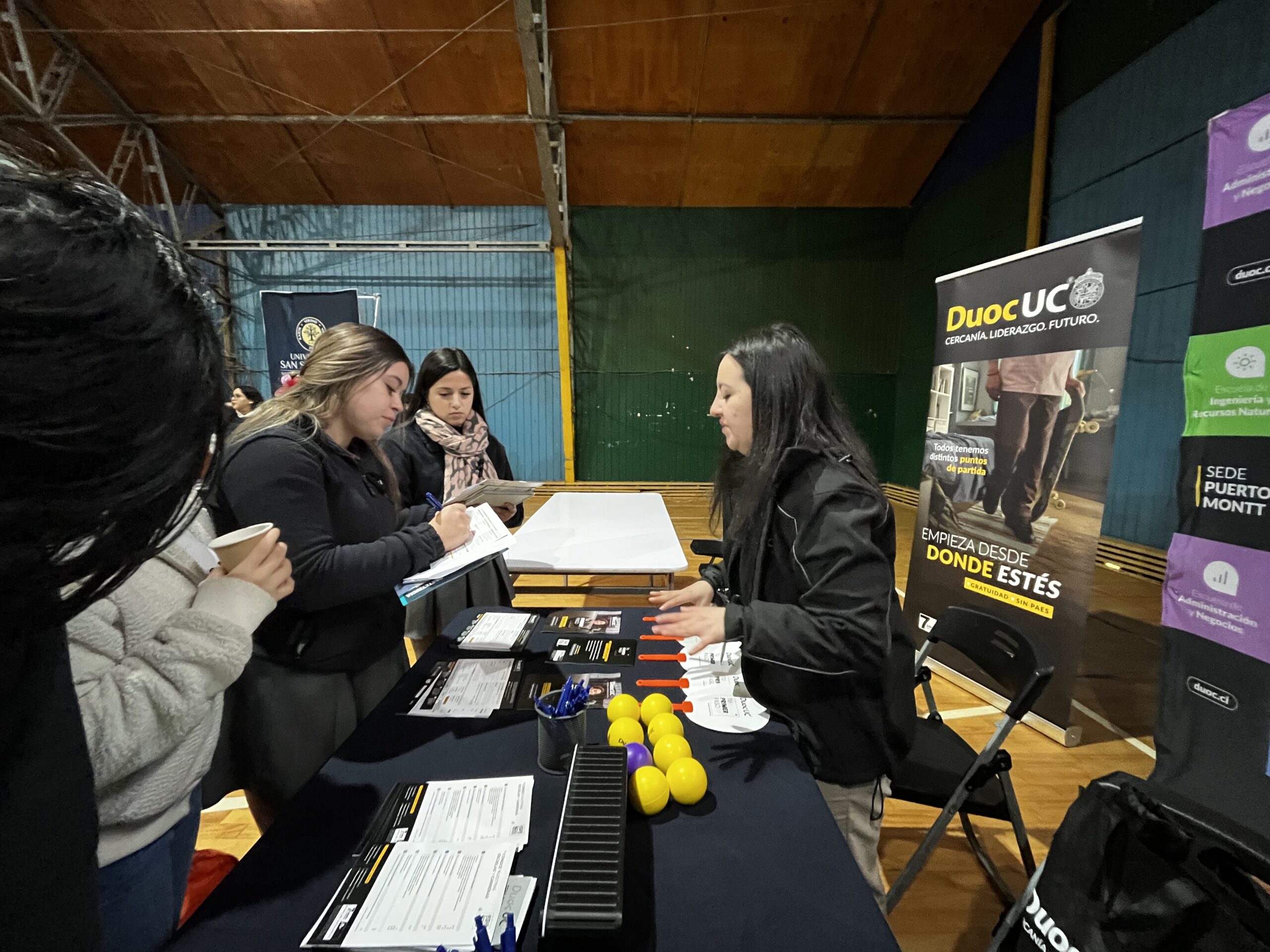 Duoc UC Sede Puerto Montt marca hito con su primera visita a la comuna de Quemchi en Chiloé