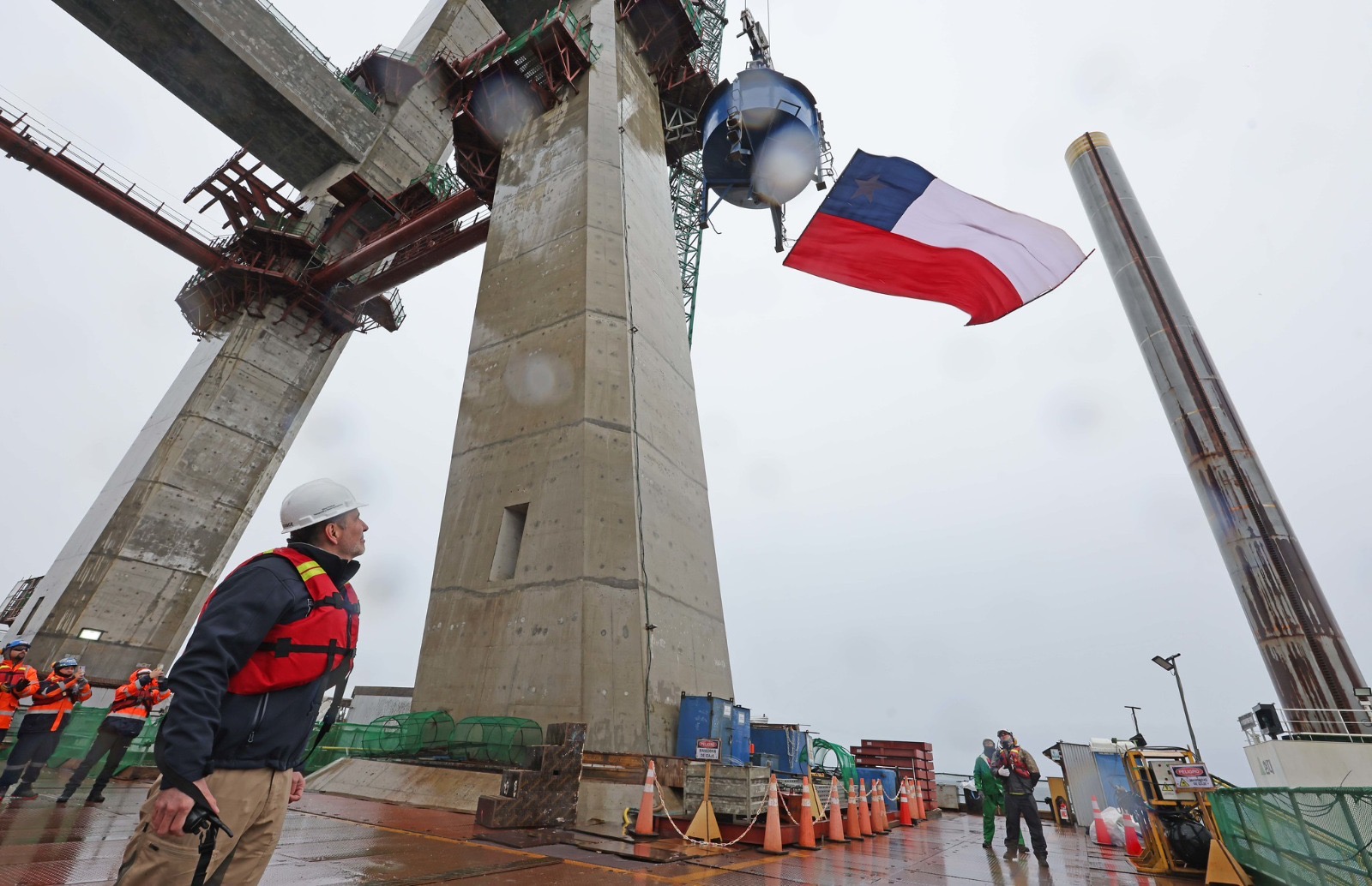 Puente Chacao alcanza un nuevo hito: finaliza la construcción de sus pilares con el hormigonado de la Pila Central