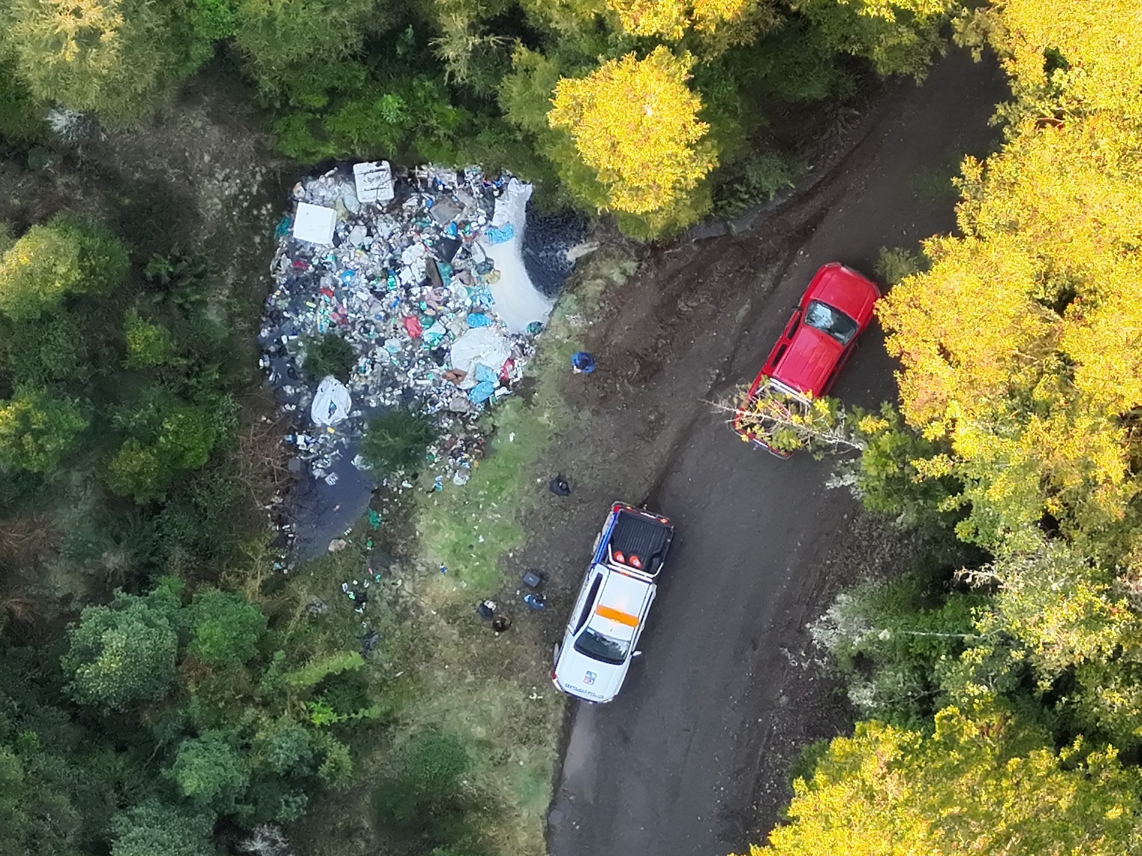 Denuncia por microbasural movilizó operativo municipal en Dalcahue