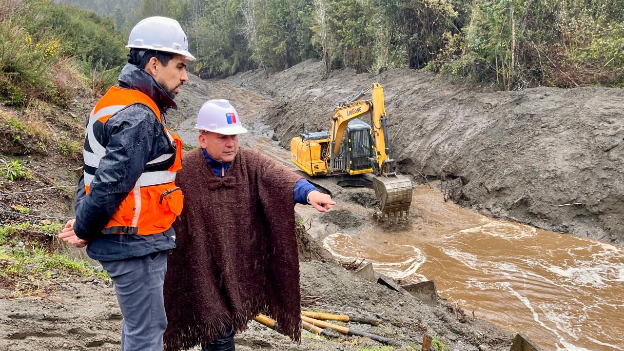 Cierran bypass de Castro por 24 horas debido a intervención ilegal de un cauce