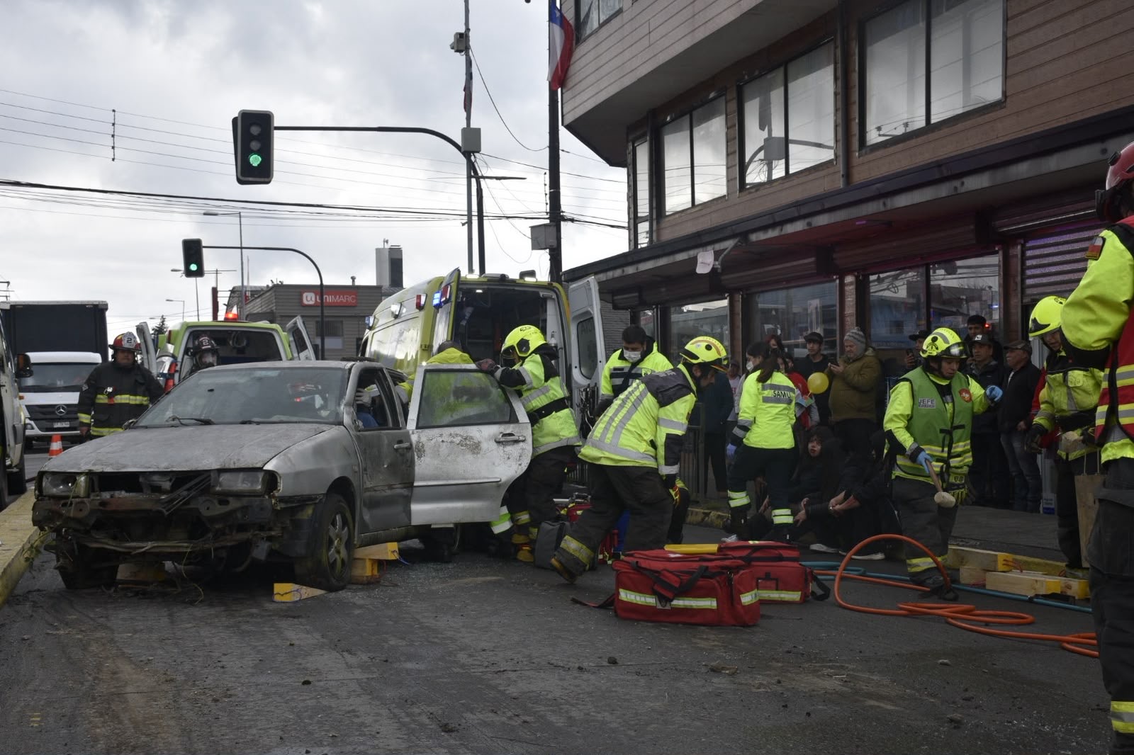 Quellón realiza simulacro de accidente vial para reforzar la prevención durante Fiestas Patrias